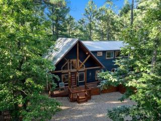 Hochatown Duo Cabin Retreat 4BR Sleeps 14 Private Hot Tub Pet Friendly Near Beavers Bend State Park Broken Bow Lake - 9