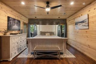 Hochatown Duo Cabin Retreat 4BR Sleeps 14 Private Hot Tub Pet Friendly Near Beavers Bend State Park Broken Bow Lake - 6