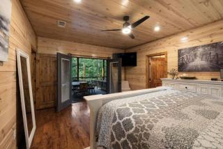 Hochatown Duo Cabin Retreat 4BR Sleeps 14 Private Hot Tub Pet Friendly Near Beavers Bend State Park Broken Bow Lake - 3
