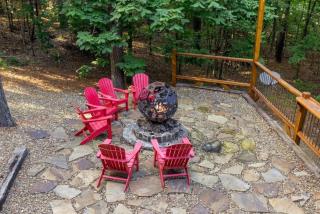 Hochatown Duo Cabin Retreat 4BR Sleeps 14 Private Hot Tub Pet Friendly Near Beavers Bend State Park Broken Bow Lake - 2