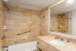 Fabulous Oceanview Suite Access to Beach & Pools - 3