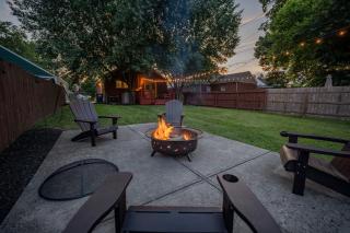 Walk in Broad Ripple, fenced yard and fire pit - 6