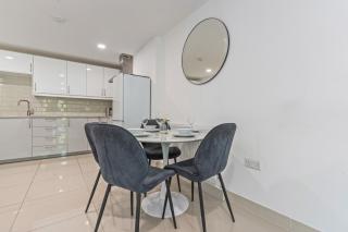 Clarendon Escape - 3 Beds - 3 Bath - Sleeps 6 - 3