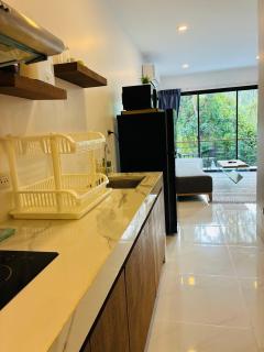 Hillside Haven-Luxury Room - 7