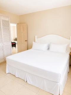 Maxwell Beach House 1- Beachfront & Resort Access - 7