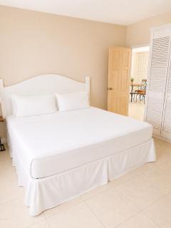 Maxwell Beach House 1- Beachfront & Resort Access - 5