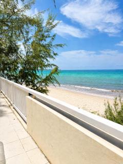 Maxwell Beach Escape 1- Beachfront & Resort Access - 5
