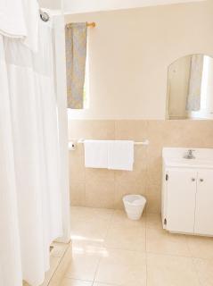 Maxwell Beach Escape 1- Beachfront & Resort Access - 3