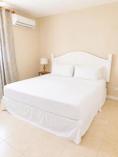 Maxwell Beach Escape 1- Beachfront & Resort Access - 2