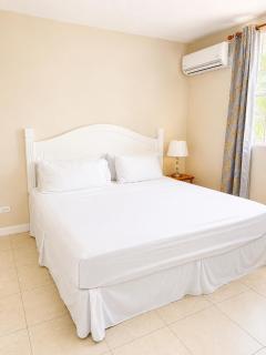 Maxwell Beach Escape 1- Beachfront & Resort Access - 2