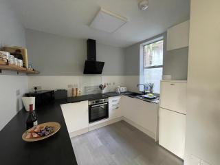 3 Bedroom Home - stunning views of the River Dart - 4