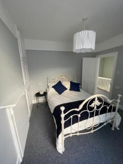 3 Bedroom Home - stunning views of the River Dart - 5