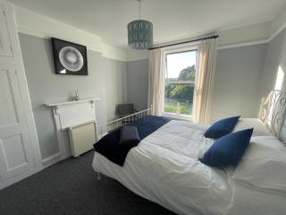 3 Bedroom Home - stunning views of the River Dart - 6