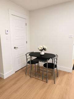 Modern Riverview Suite Near Downtown Moncton - 5