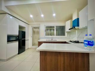 SkyPark Premium Hotel Serviced Apartments - LMY Hospitality Gulberg Islamabad - 2