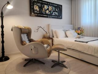 히든테이건대성수Premium 3-room 2-story single-family home Station 5 minutes Seongsu Gangnam Lotte Tower BTS KSPO Bathroom 2 8 people - 9