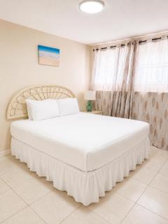 Maxwell Beach House 2- Beachfront & Resort Access - 5