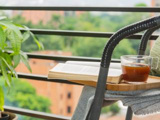 NEW! Studio El Poblado Balcony & 500 Mbps Wi-Fi - 8