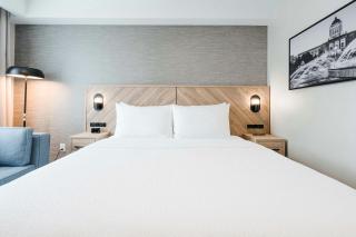 Sandman Signature Winnipeg Airport Hotel & Suites - 2