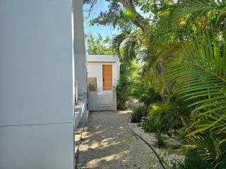 Luxury Resort Home Pool Cabana near Siesta Beach Saltwater Pool Outdoor Kitchen Gym - 1