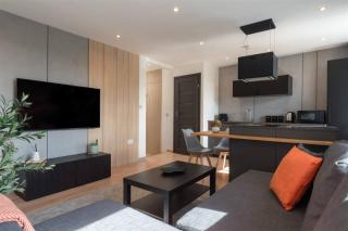 1BR Apartment - Sleeps 4 - Torquay - 0