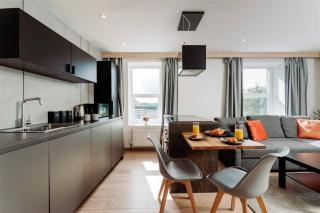 1BR Apartment - Sleeps 4 - Torquay - 8