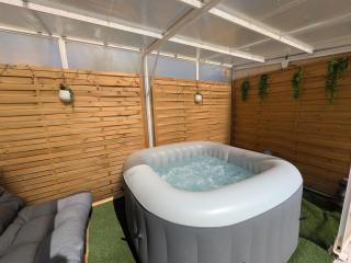Villa détente avec piscine et jacuzzi - 9