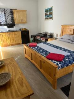 Jummaneh Studio Apartment - 7