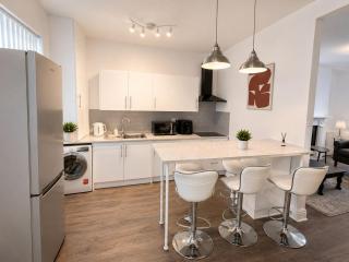 #187 Modern Retreat Near Warrington Centre - for 5 - 5