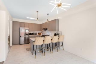Luxury - Sleeps 10 - Smart Home - PS5 - 85 OLED - 5