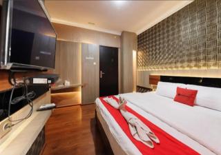 RedDoorz Plus Simpang USU Medan - 8