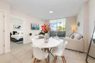 Ionica Urban Getaway: Luxurious Pool and Parking - 7