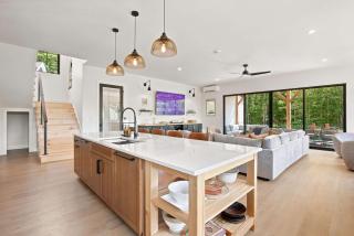 Lake Sunapee Mtn Views La Maison Luxury 4 Bed 3 5 Bath - 9