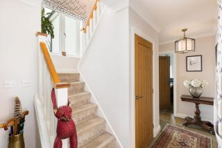 Large & Modern 4Bed Family Home - Pass the Keys - 3