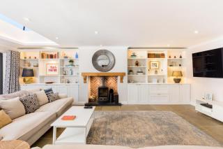Large & Modern 4Bed Family Home - Pass the Keys - 1