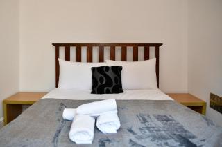 Spacious Cardiff Apartment WiFi Near City - Pass the Keys - 8