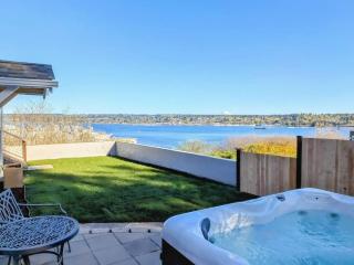 Waterview 4BR Home w/Hot Tub, Spa Bath & Game Room - 9