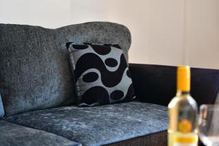 Spacious Cardiff Apartment WiFi Near City - Pass the Keys - 1