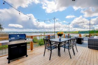 Waterview 4BR Home w/Hot Tub, Spa Bath & Game Room - 0