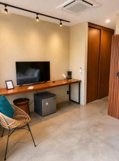 Modern Studio with Pool and Gym - 8