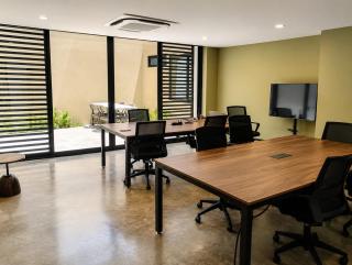 Modern Studio with Pool and Gym - 5