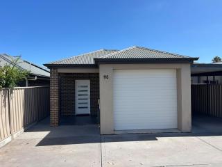 Comfort and Space 3BR, open living and outdoor areas - 1