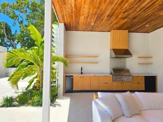 Luxury Resort Home Pool Cabana near Siesta Beach Saltwater Pool Outdoor Kitchen Gym - 3