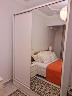 Fully loaded 2 bedroom with private beautiful garden - 4