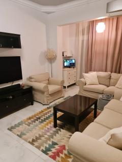 Fully loaded 2 bedroom with private beautiful garden - 0
