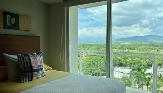 Beachfront Bay View Grand Marina Condos - 1