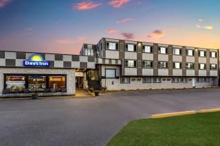 Days Inn by Wyndham Sylvan Lake - 0
