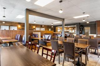 Days Inn by Wyndham Sylvan Lake - 4
