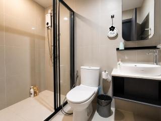 1 minute to the subway entrance Mrt Huai Khwang Most cozy room in this city central The condo has an infinity swimming pool and gym on the top floor - 5