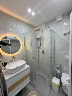 Lakefront House - Pogradec - 3